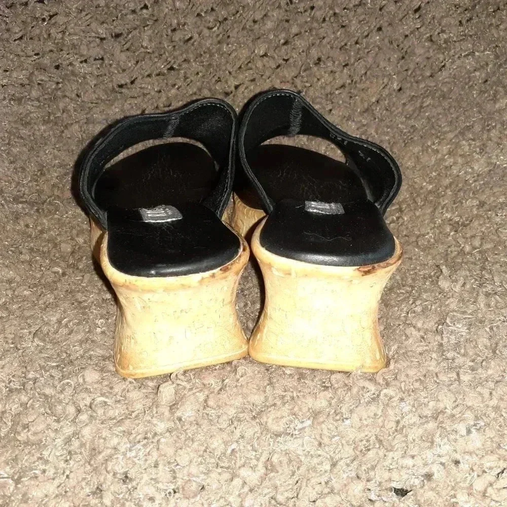 ROOTS Canada-Black Tribe Leather Slides